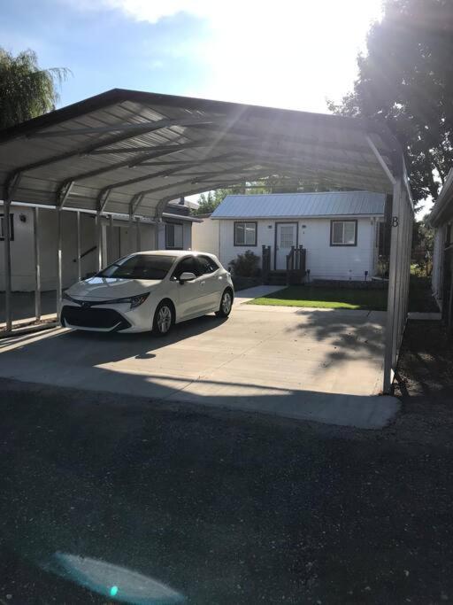 טווין פולס Cozy Cottage House B With Double Carport מראה חיצוני תמונה